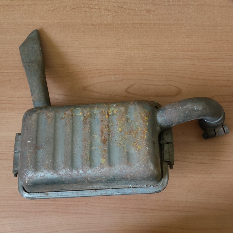 SILENCIOSO VESPA NUEVO DE LA ÉPOCA