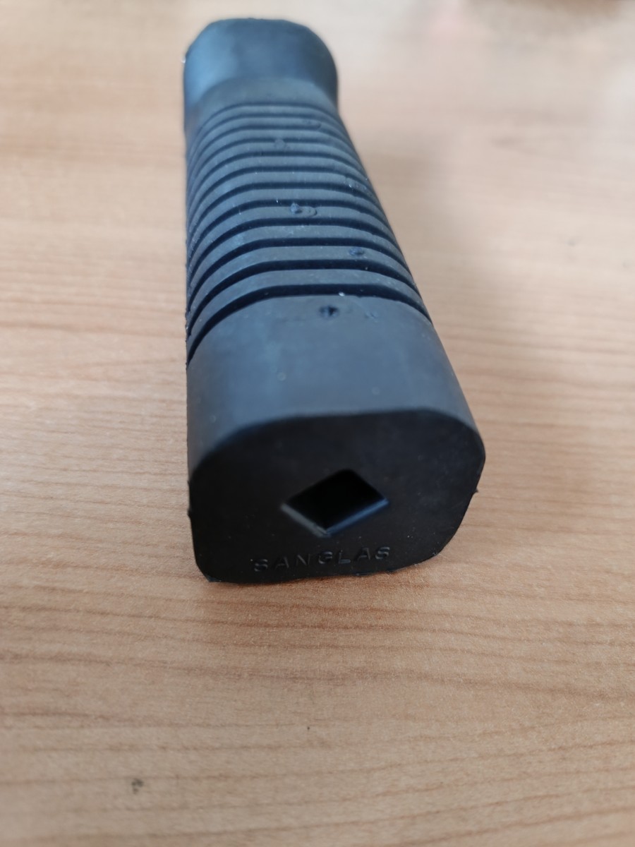 GOMA REPOSAPIES SANGLAS YAMAHA