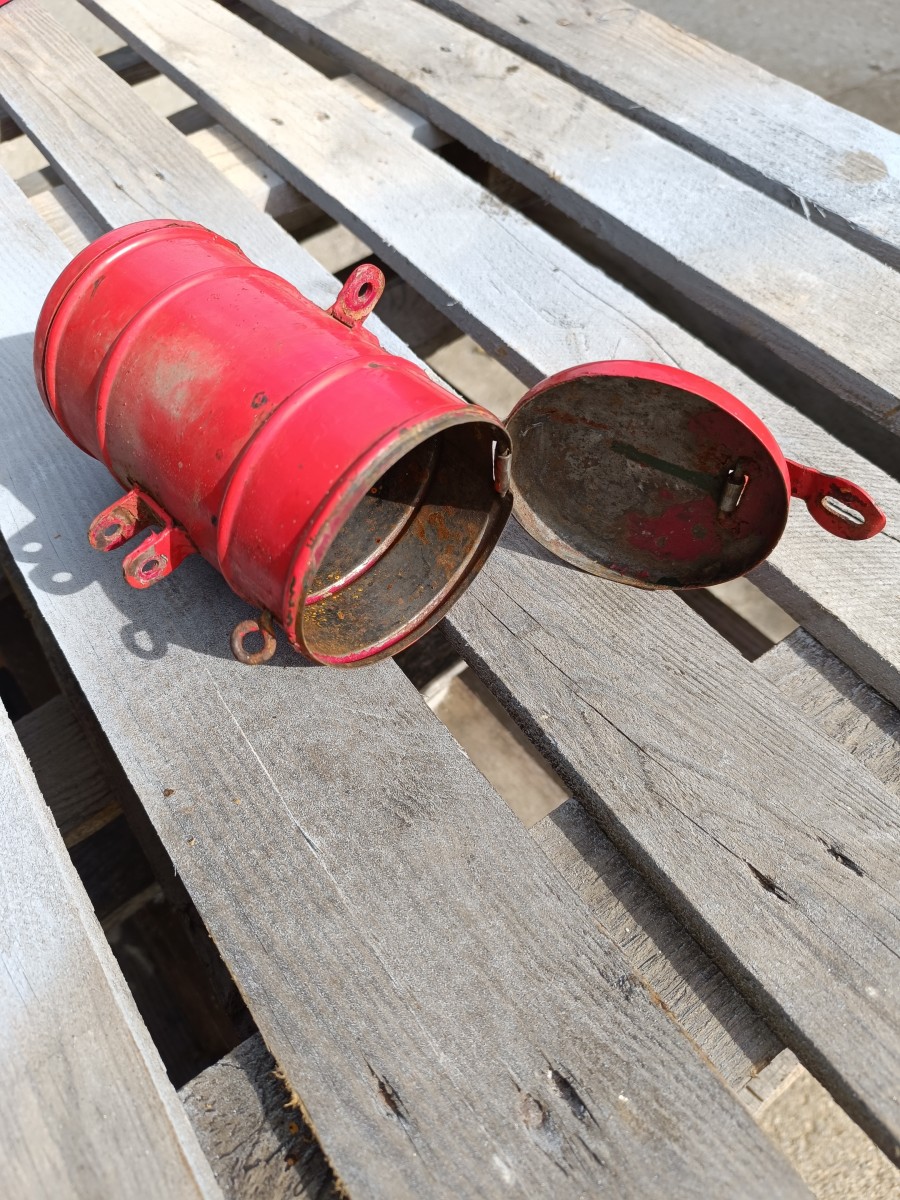 CAJA HERRAMIENTAS MOTO GUZZI 65CC