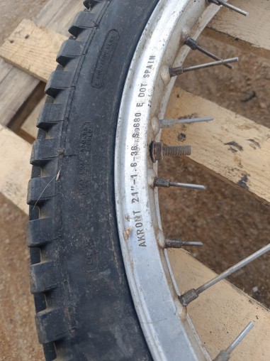Llanta 1.60x21 36 agujeros con cubierta