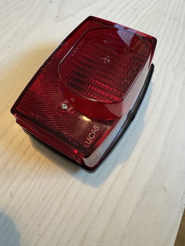 Piloto trasero sanglas (primeros modelos sanglas 400E)